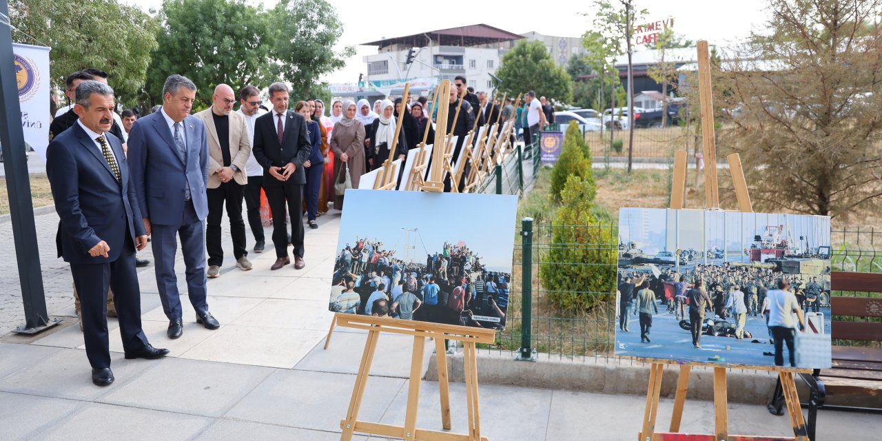 Şırnak Üniversitesinden 15 Temmuz Fotoğraf Sergisi