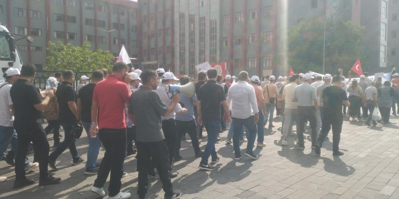 Doktorlar maaşlarına zam talebi için grev başlattı