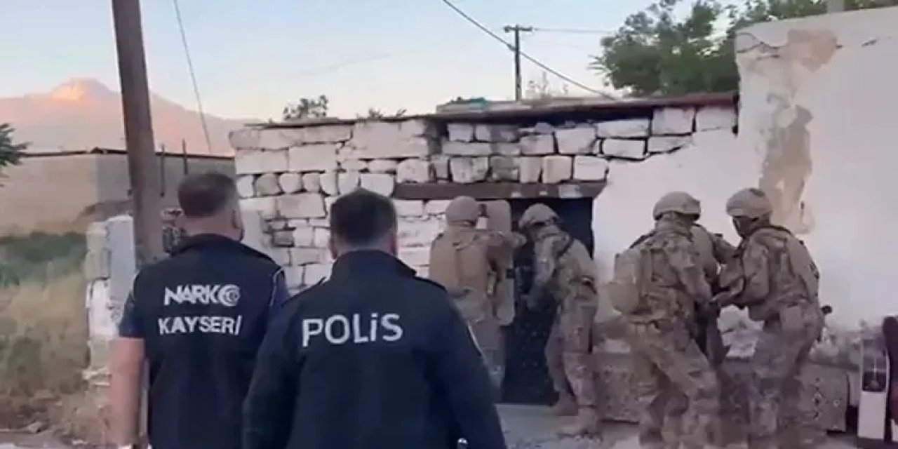 Şırnak Dahil 72 İlde Zehir Tacirlerine Operasyon! Bin 933 Şüpheli Yakalandı
