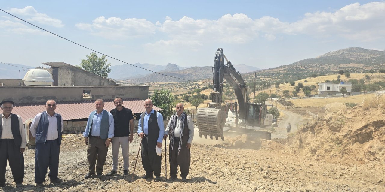 Şırnak’ta İmara Açılan Bölgede Yol Çalışması