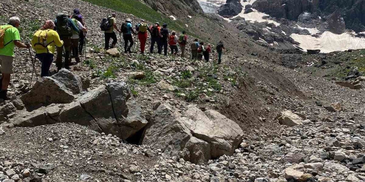 Cilo Dağı’ndaki buzullar hızla eriyor
