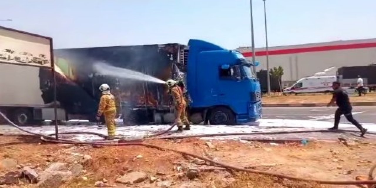 Cizre’de TIR Yangını