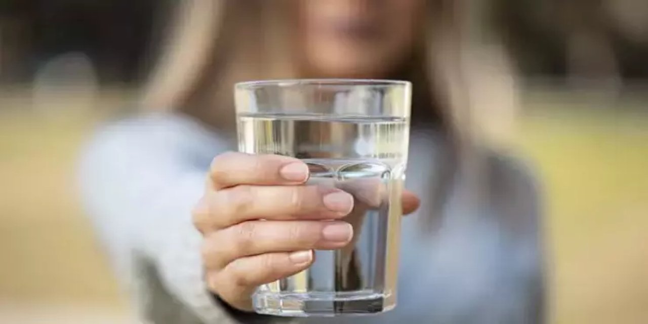 Yaz aylarında yeterli sıvı tüketimi hayati önem taşıyor