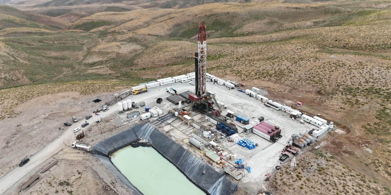 Şırnak, Van ve Siirt Üçgeninde Bulundan Kato Dağı'nda Petrol Heyecanı: 2 Bin 800 Metreye İnildi