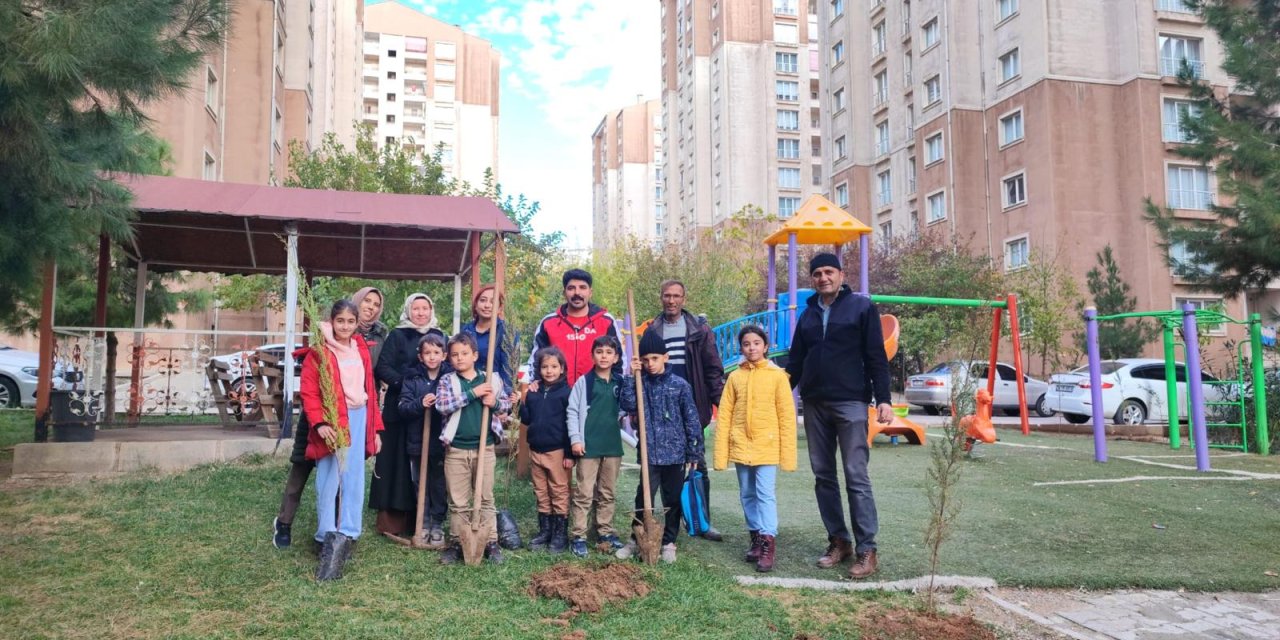 Şırnak’ta TOKİ Polis Lojmanlarından Yeşil Bir Geleceğe Binlerce Fidan