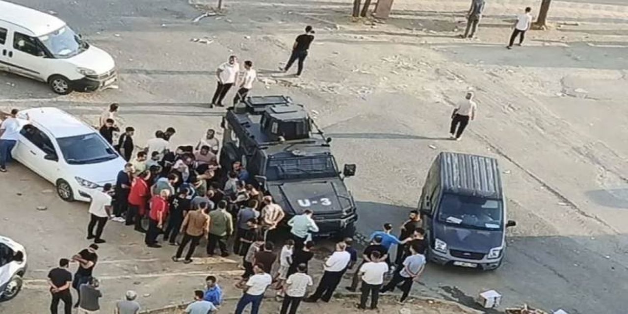 Diyarbakır’da bir kişi sokak ortasında silahla öldürüldü