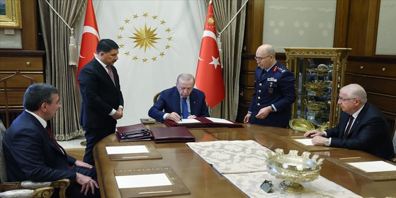 Yaş Kararları Açıklandı: Yeni Genelkurmay Başkanı Selçuk Bayraktaroğlu Oldu!
