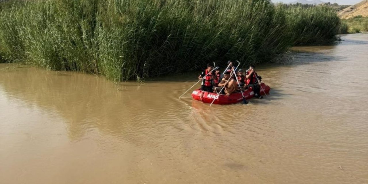 Siirt’te Kezer Çayına giren 3 çocuktan biri hayatını kaybetti