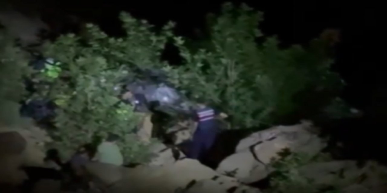 Uçuruma yuvarlanan otomobildeki 1'i bebek 5 kişi hayatını kaybetti