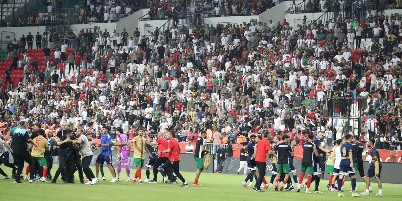 Olaylı Amedspor-Erzurumspor maçının faturası belli oldu! 12 maç cezası verildi