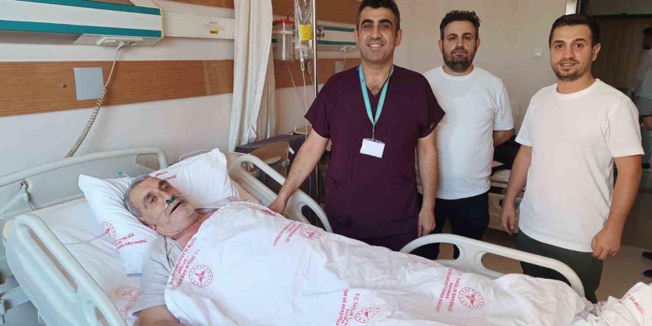 Batman Eğitim Araştırma Hastanesi’nde ilk kez yapay mesane ameliyatı gerçekleştirildi