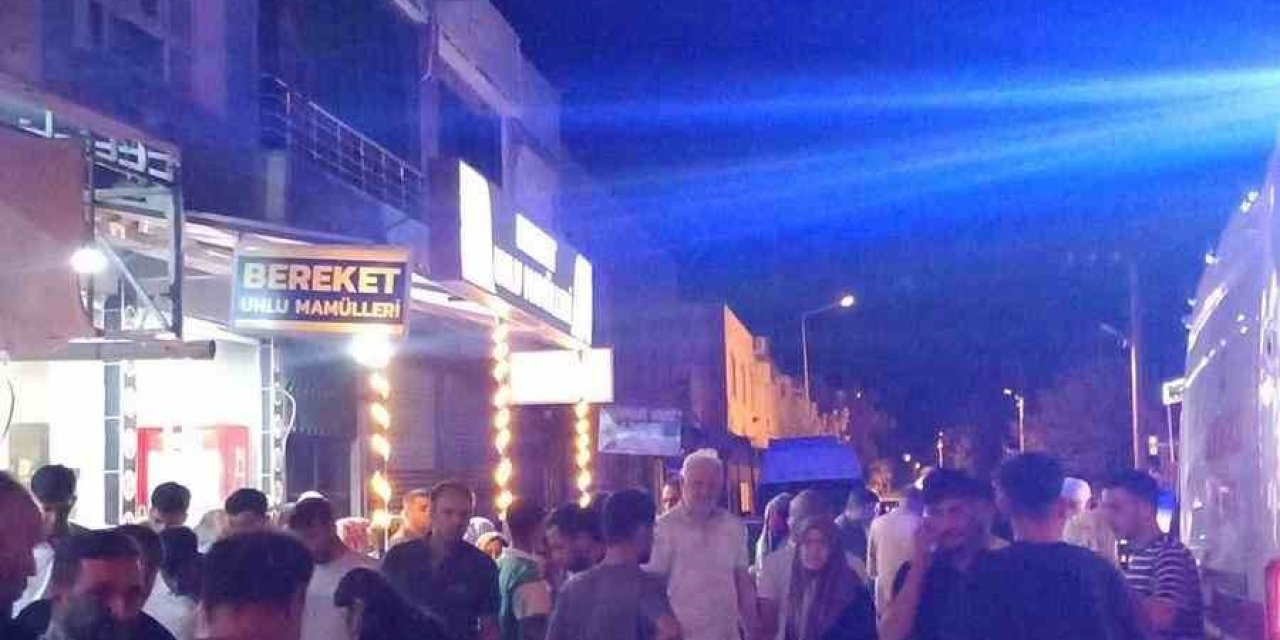 Motosiklet Yayaya Çarptı: 3 Yaralı