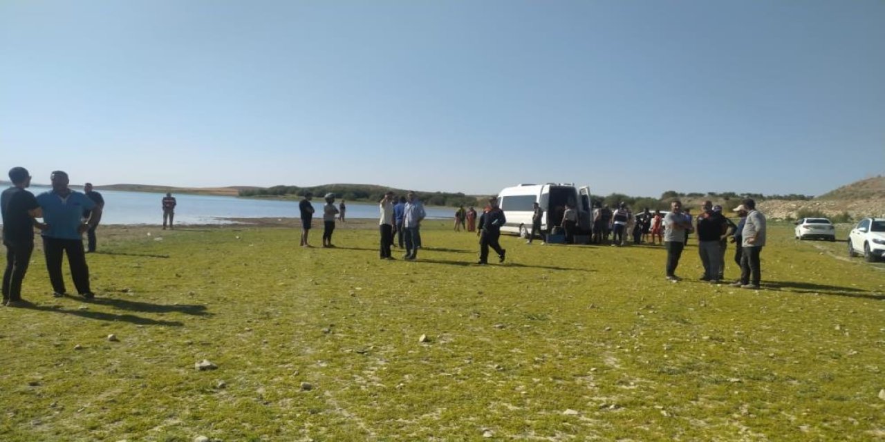 Baraj gölüne giren 3 çocuktan 1'i boğuldu