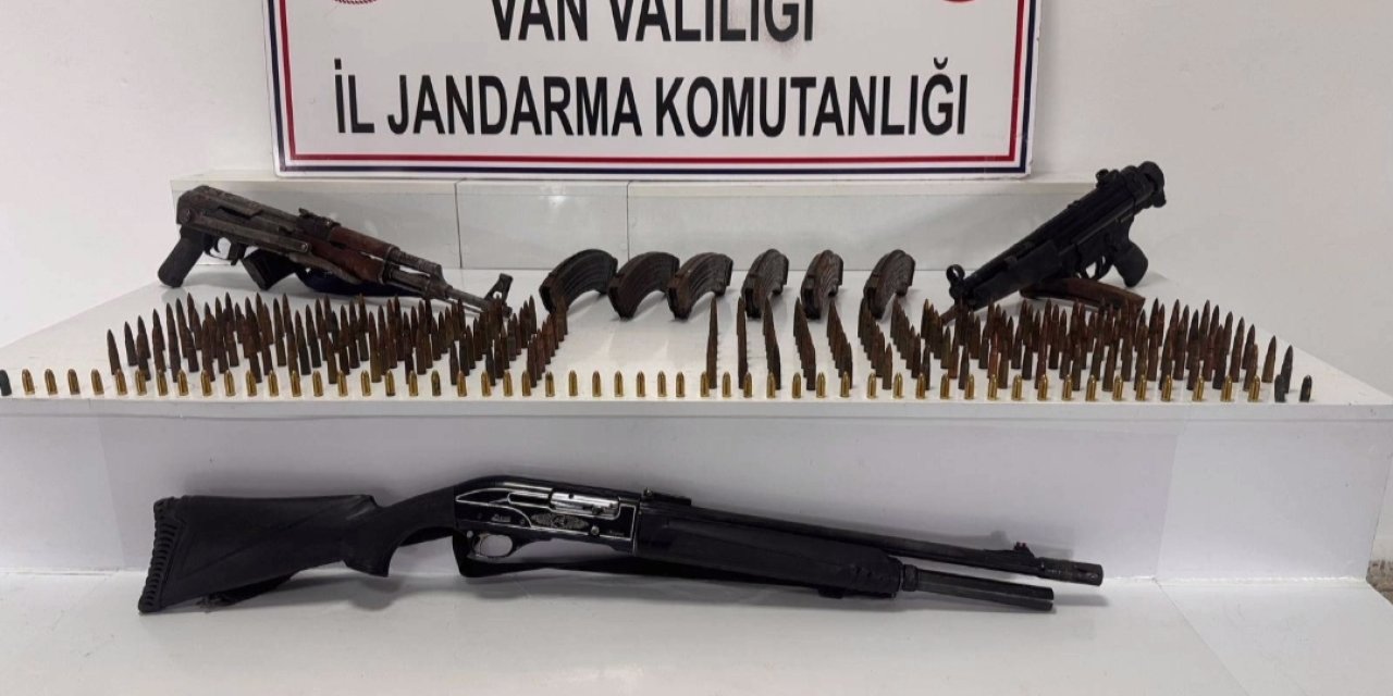 Van’da silah ve mühimmat ele geçirildi, 3 kişi yakalandı