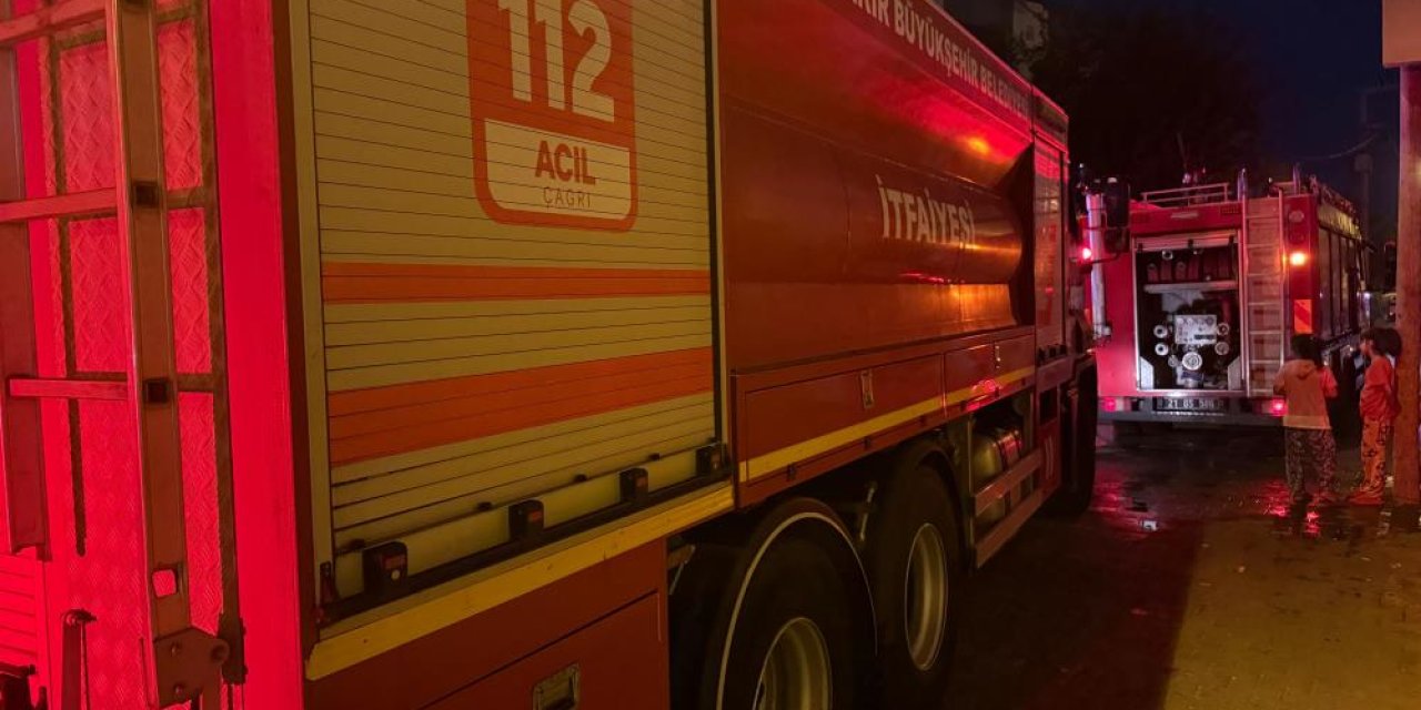 Diyarbakır’da bir evde meydana gelen patlamada 1’i ağır 4 kişi yaralandı