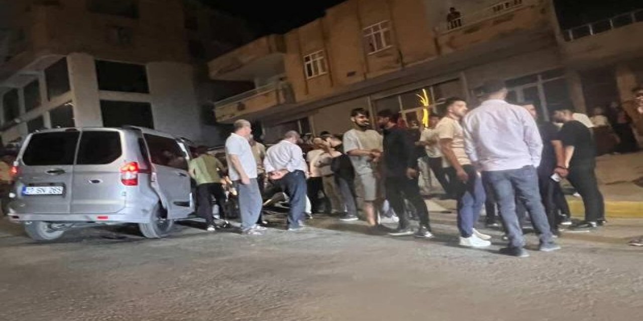 Şırnak’ta Sürücü Direksiyon Hakimiyetini Kaybetti, Park Halindeki Araca Çarptı