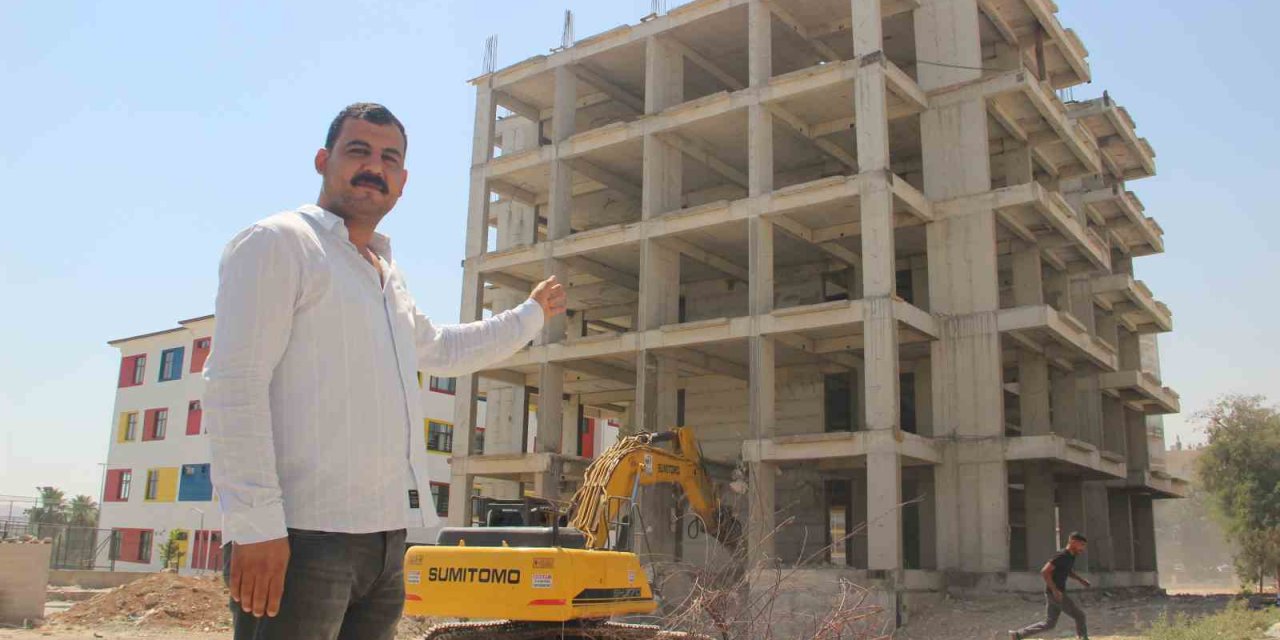 İlginç Olay! Müteahhit Kendisini İhbar Etti: Bina Mühürlenerek Yıkımı Yapıldı