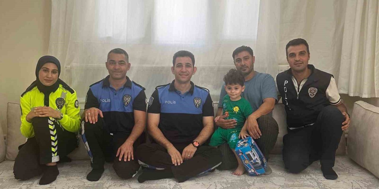 Polisler Otomobilin Çarptığı Çocuğu Unutmadı