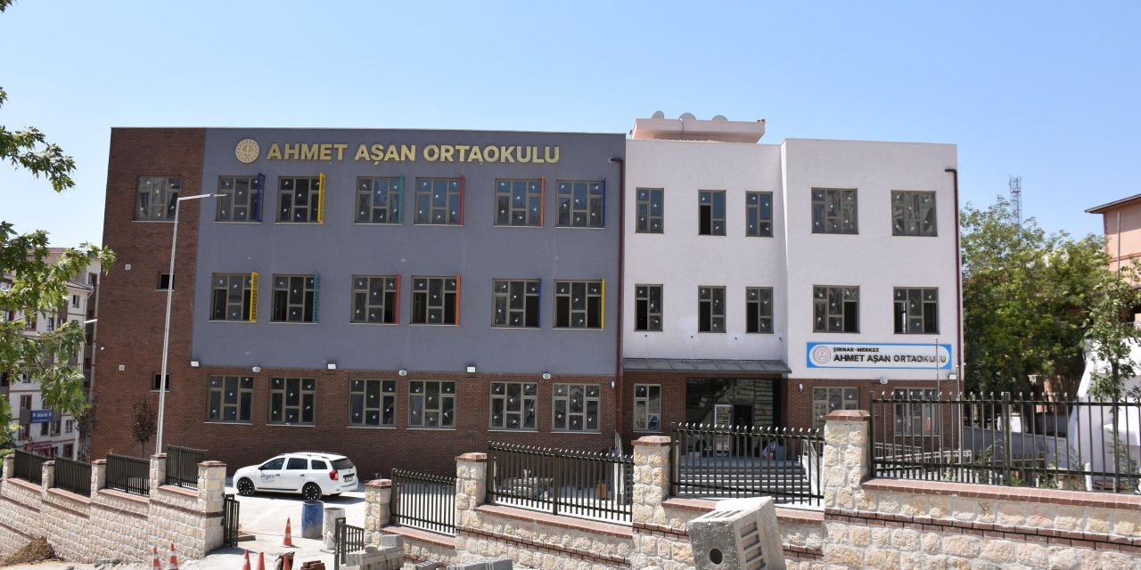 Şırnak'ta "Yık Yap Projesi" ile eski okulların yerine yenileri inşa ediliyor