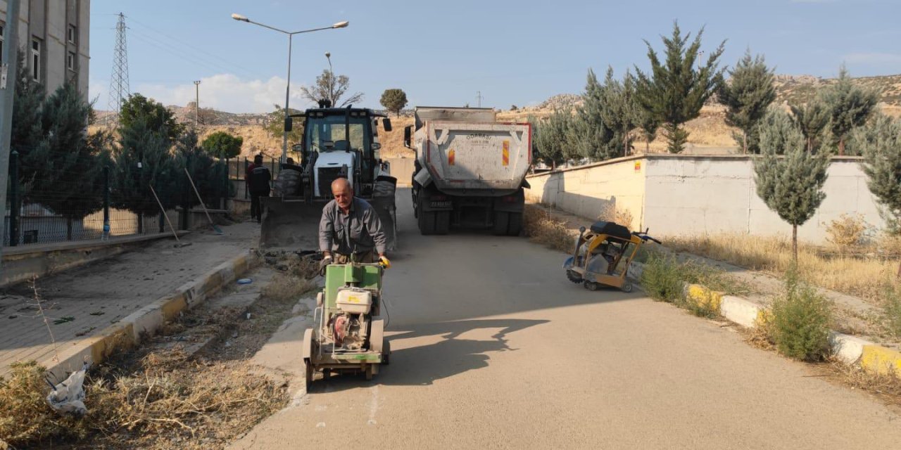 Şırnak Belediyesi’nden Okullar Bölgesinde Asfaltlama Çalışması