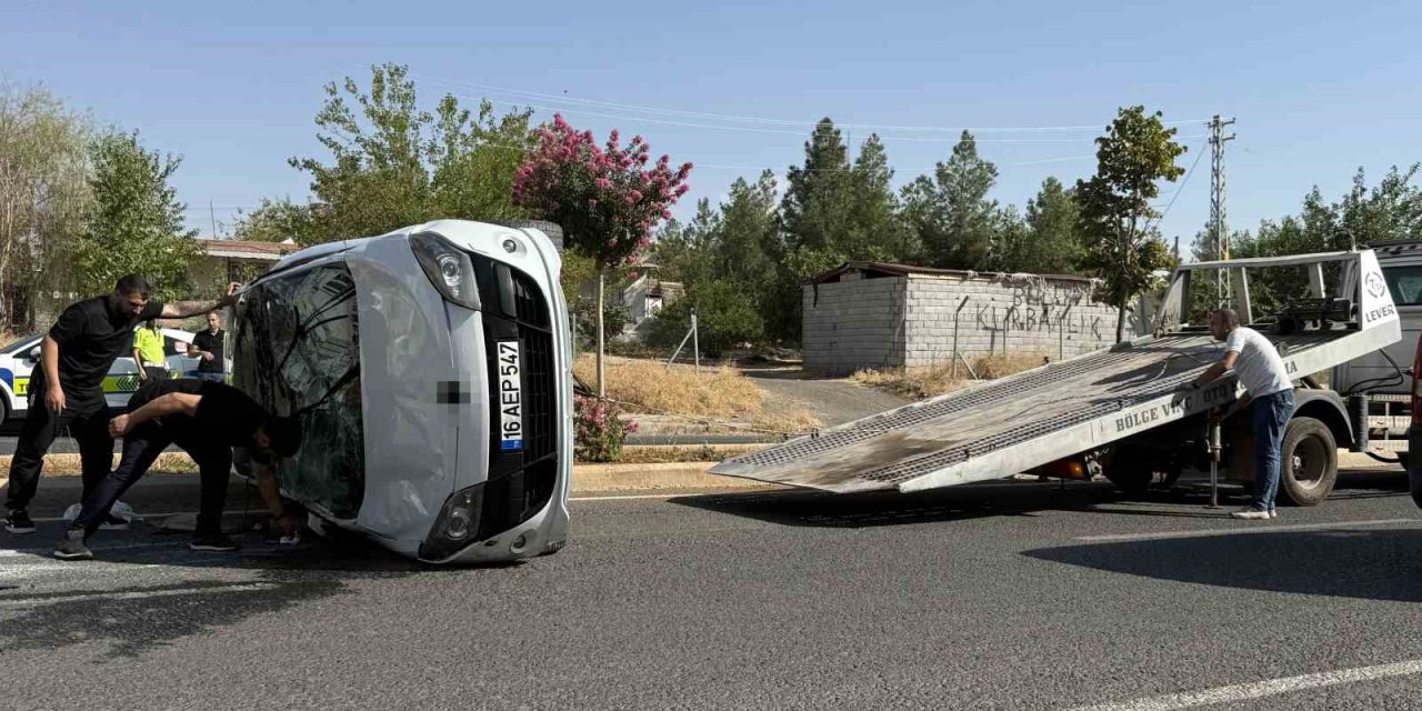 İki Otomobil Çarpıştı: 1 Yaralı
