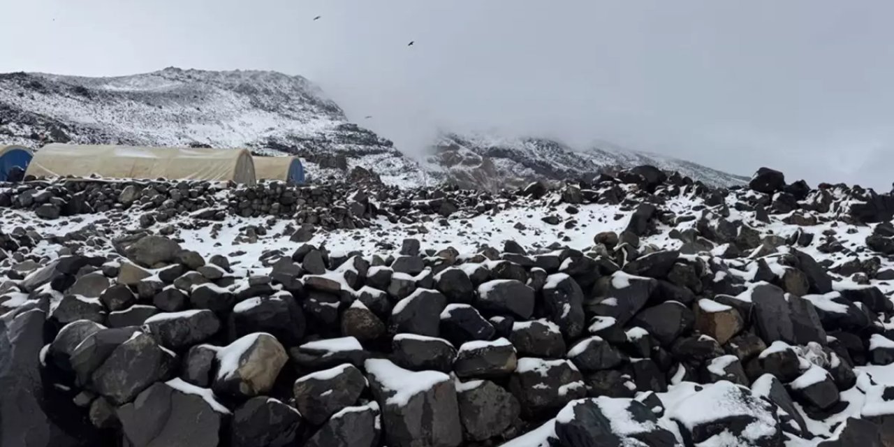 Yılın ilk karı yağdı, ortalık beyaza büründü