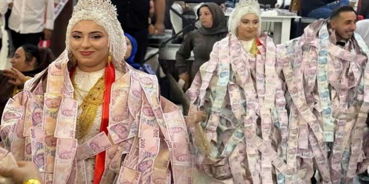 Kızıltepe'de bir düğünde damada para ile yapılan yelek giydirildi