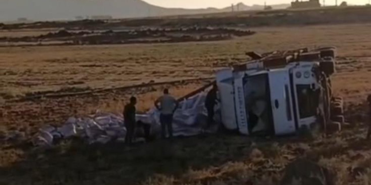 Kızıltepe'de şarampole devrilen tırın sürücüsü yaralandı