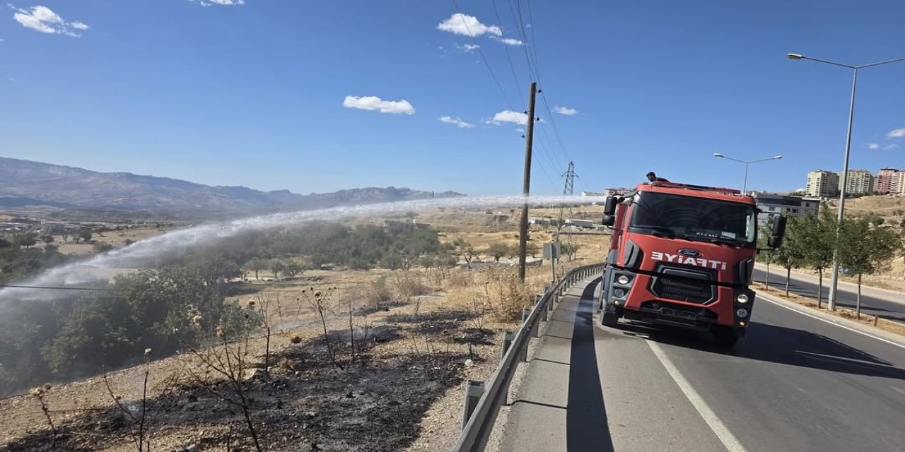Şırnak’ta Dağlık Alanda Çıkan Yangına Mücadele Edildi