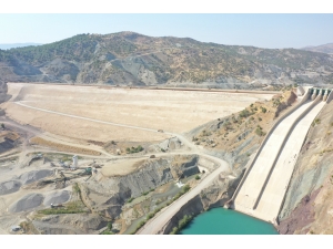 Çetintepe Barajı Adıyaman, Gaziantep ve Kahramanmaraş'taki 555 bin 130 dekar araziyi suya kavuşturacak
