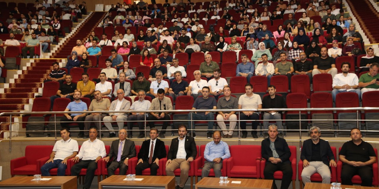 Şırnak Üniversitesi'nde ilk ders "Filistin ve Gazze" teması ile başladı