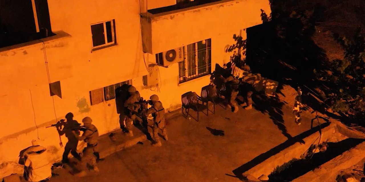 Şırnak Emniyeti Uyuşturucu Satıcılarına Göz Açtırmıyor! 20 Kilo Esrar Ele Geçirildi