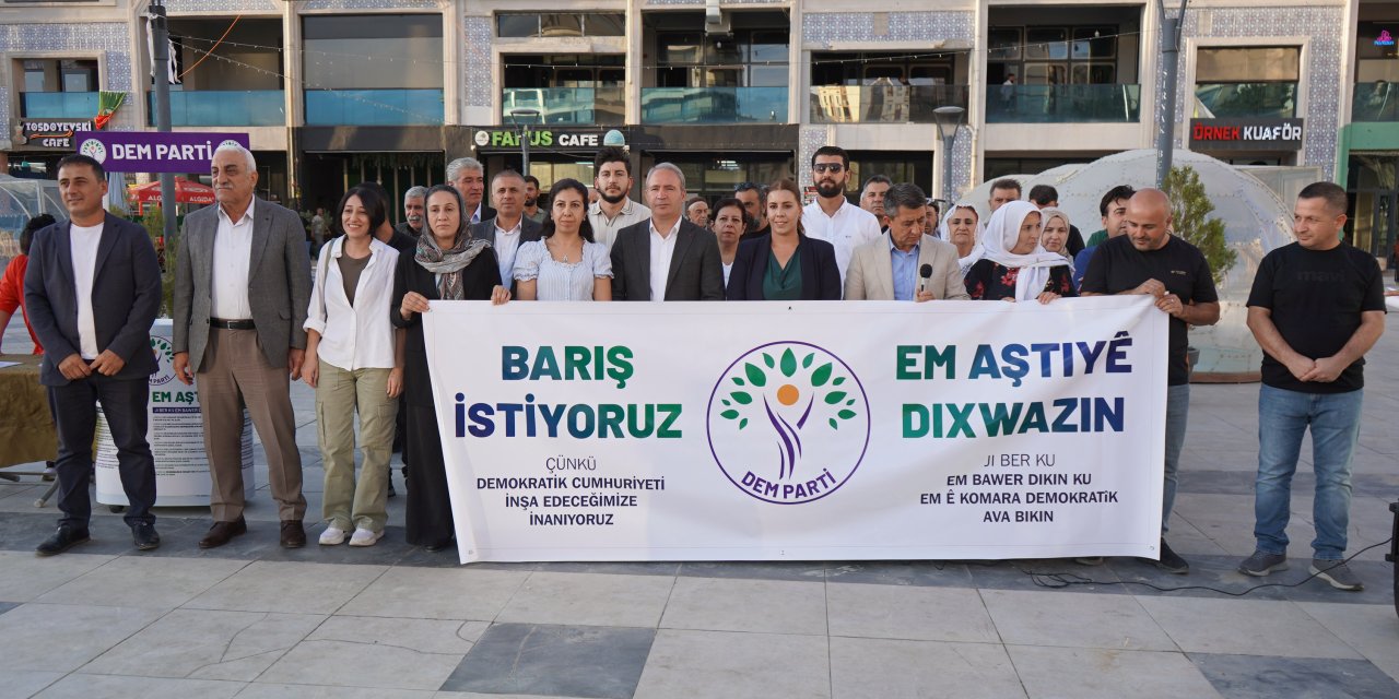 DEM Parti Şırnak’ta “Barış İstiyoruz” İmza Kampanyasını Başlattı
