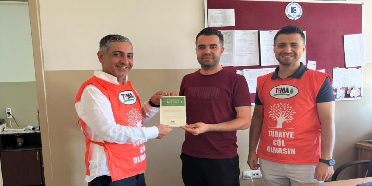 TEMA Vakfı, Şırnak'taki liseye 'teşekkür mektubu' takdim etti