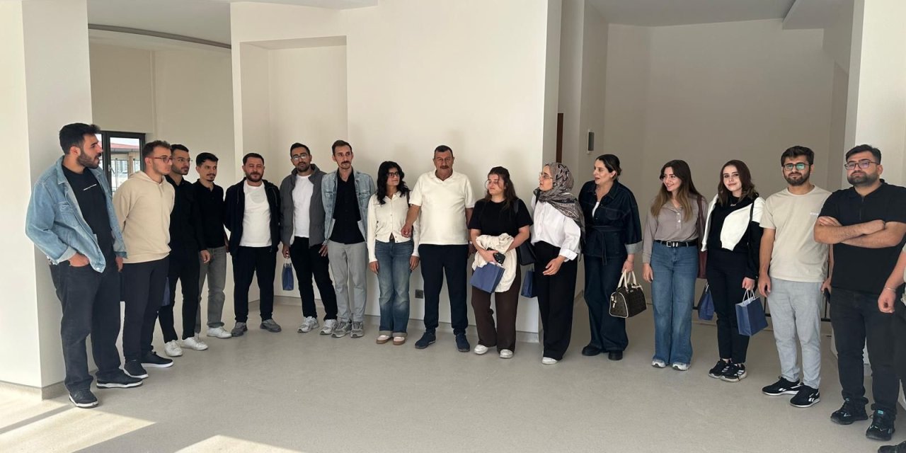 Şırnaklı Öğrencilerden Ankara’da Şehri Nuh Derneği’ne Ziyaret