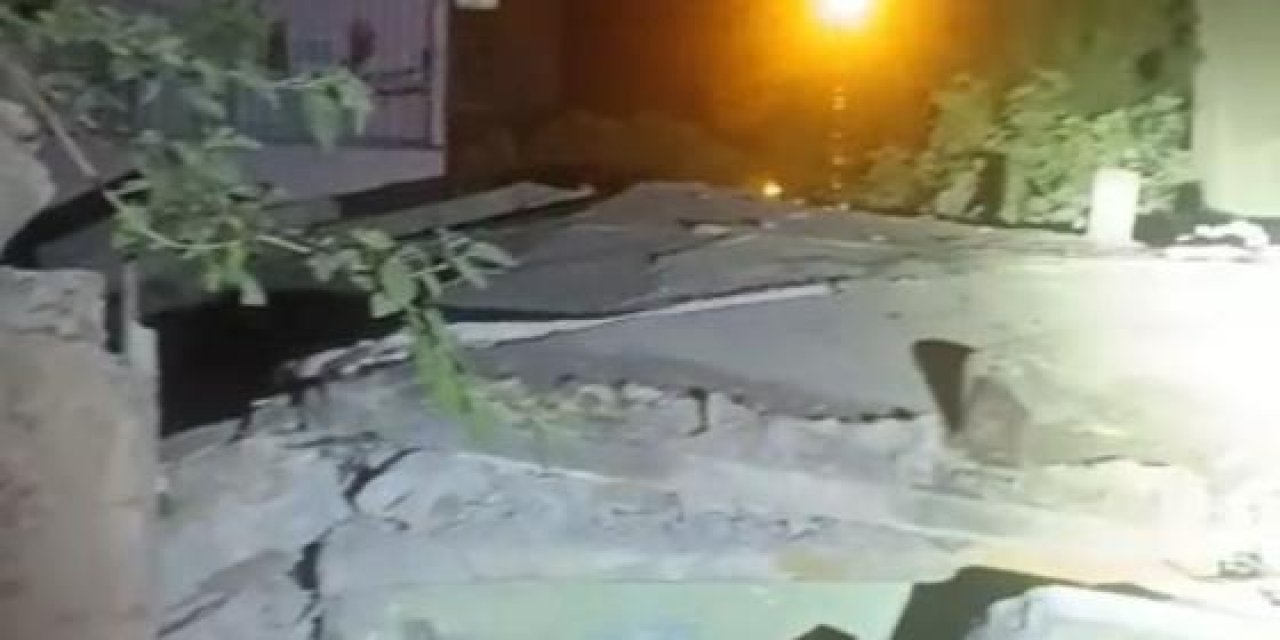 Batman'da 2 katlı bina çöktü