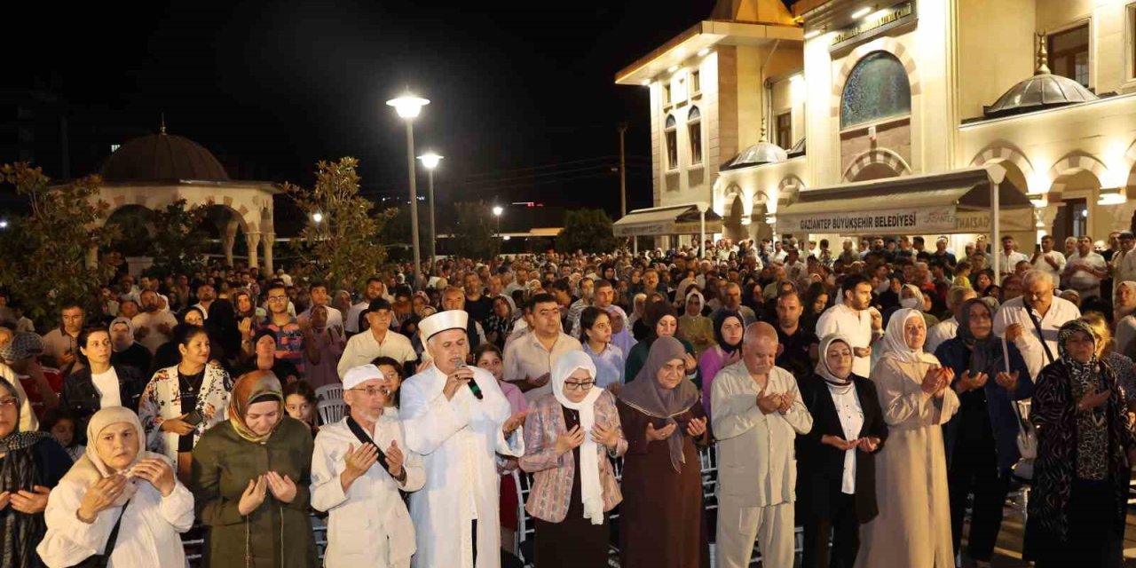 Evliliklerinde 41 Yılı Dolduran Çiftler Kutsal Topraklara Uğurlandı