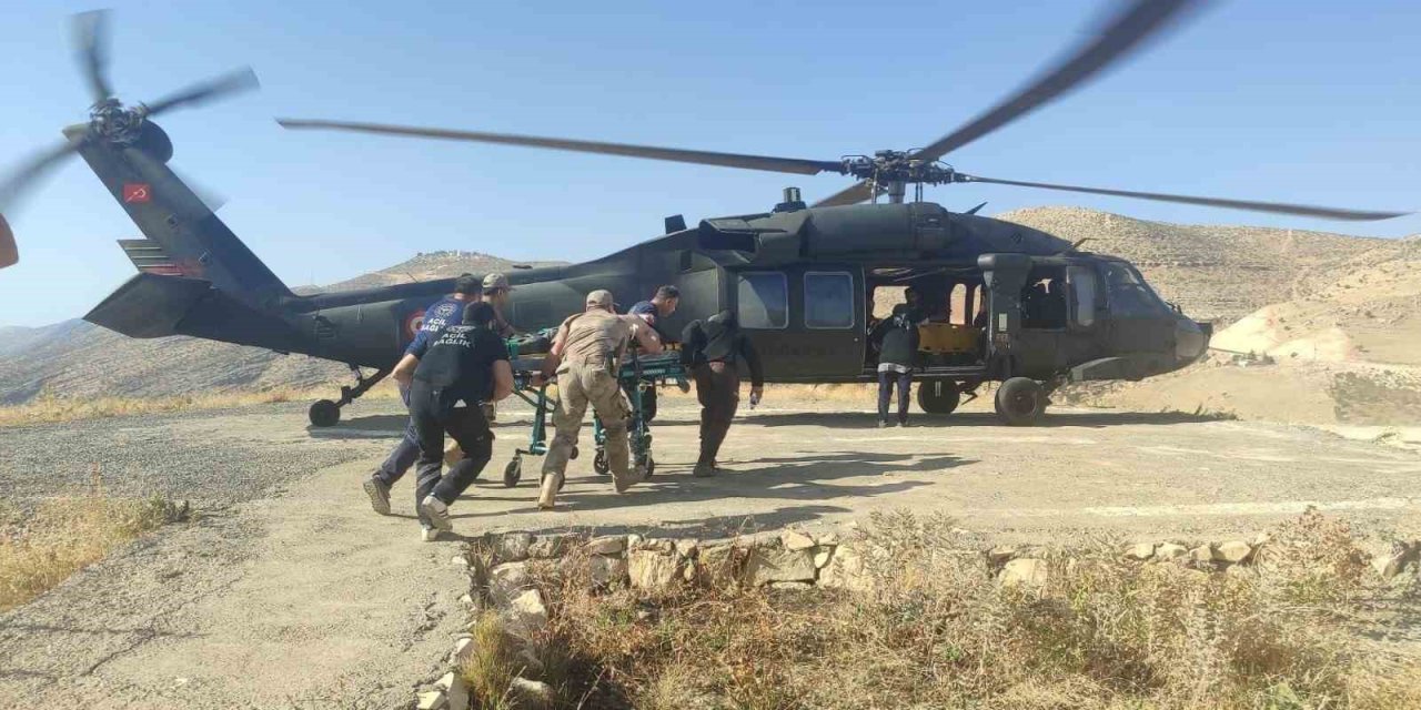 Siirt’te petrol sahasında kaza geçiren işçi helikopter ile hastaneye sevk edildi