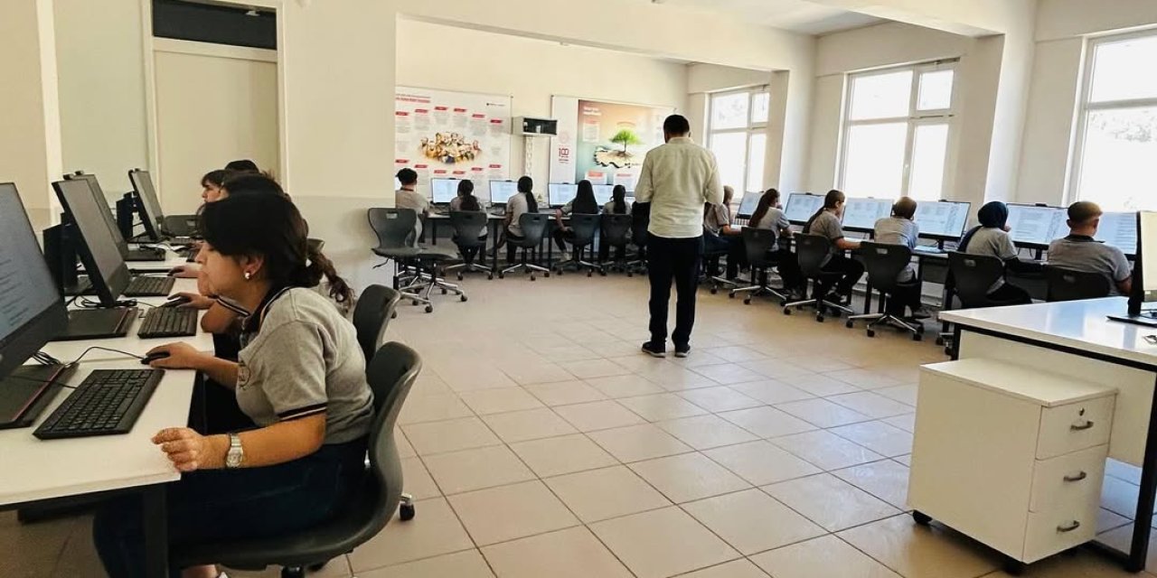 Uludereli Öğrenciler MEBİ ile Üniversite Yolunda İlk Adımı Attı