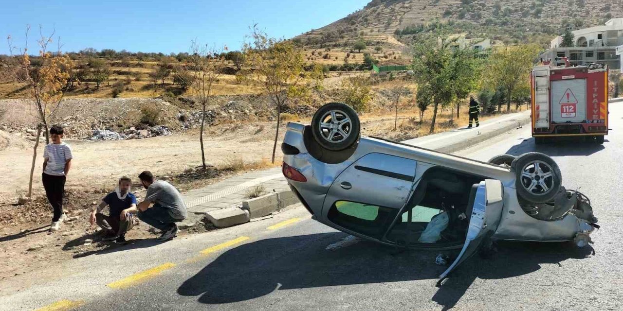 Takla Atan Otomobil Sürücüsü Yaralandı