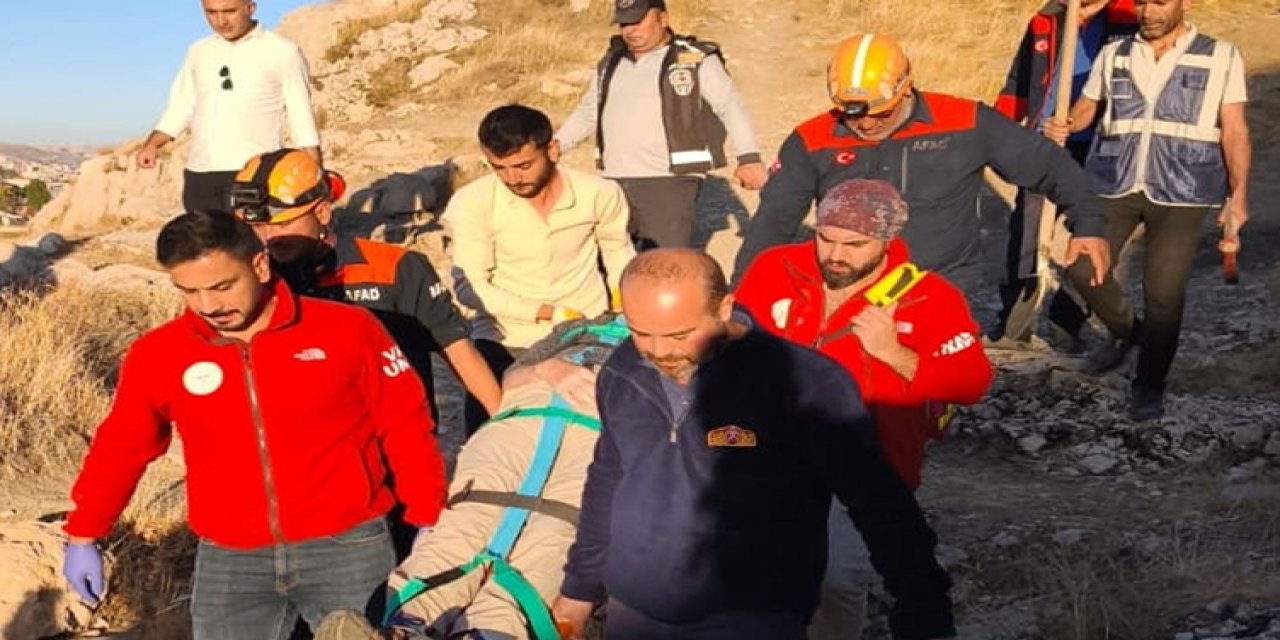 Van Kalesi'nden düşen Alman turist yaralandı