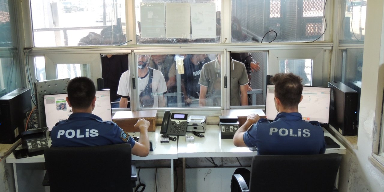 Habur Sınır Kapısında 10 Ayda 788 Firari Yakalandı