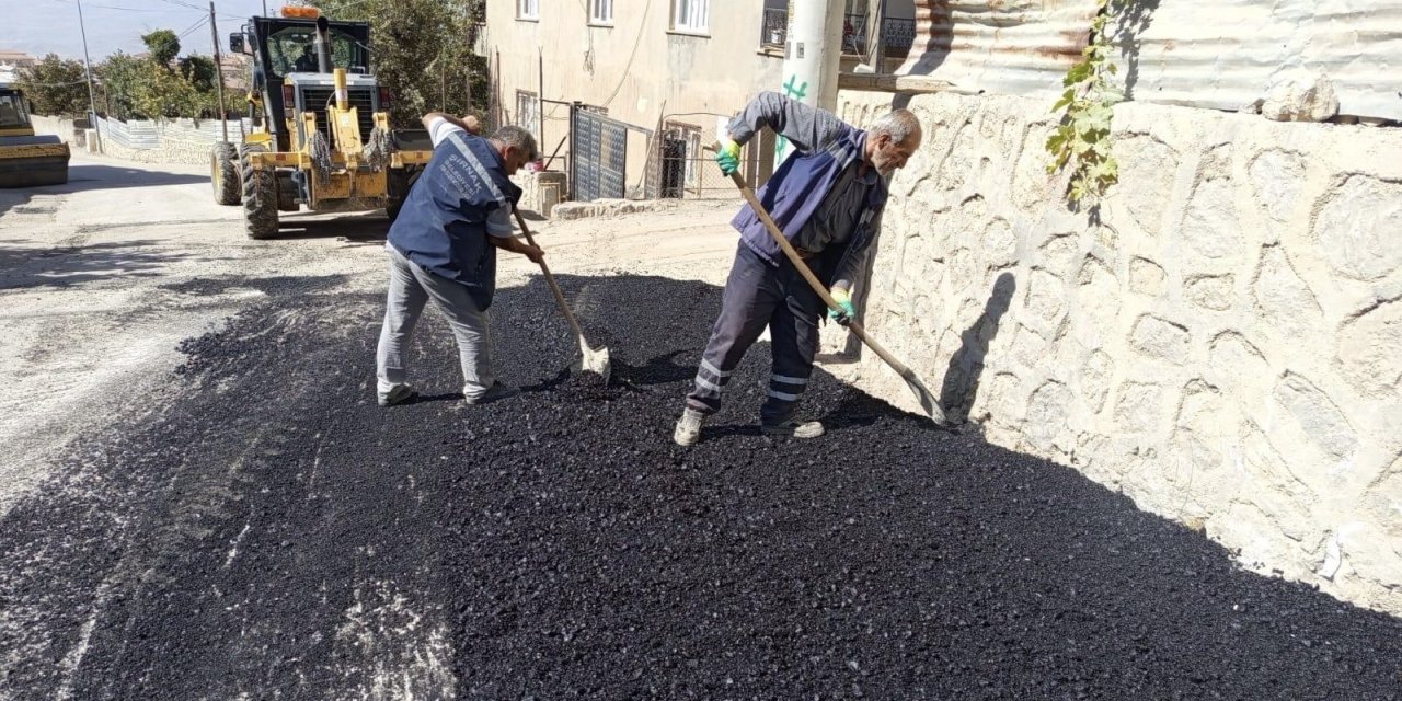 Şırnak’ta Yol Konforu Artıyor! Belediye Ekiplerinden Hummalı Asfalt ve İyileştirme Çalışması
