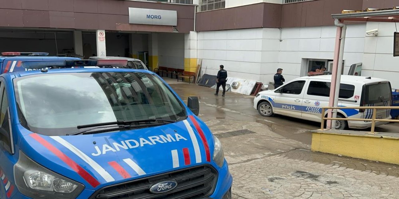 Köprü yakınında kimliği belirsiz erkek şahsa ait cenaze bulundu