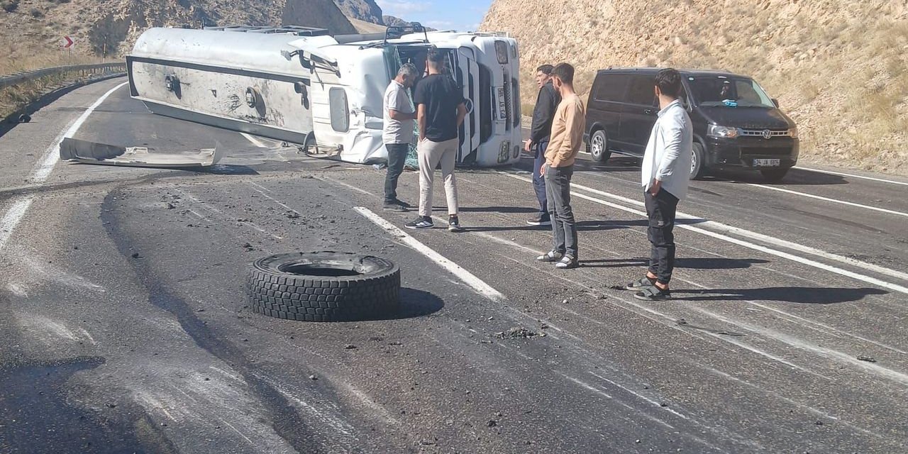 Silopili Şoför Erzurum'da Kaza Gecirdi