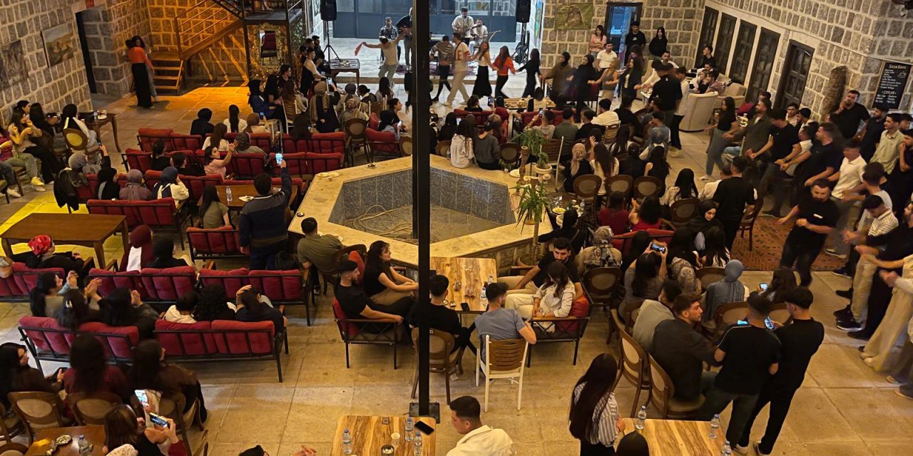 Şırnak Üniversitesi Öğrencilerine Tarihi Kasırda Unutulmaz “Hoş Geldin” Şenliği