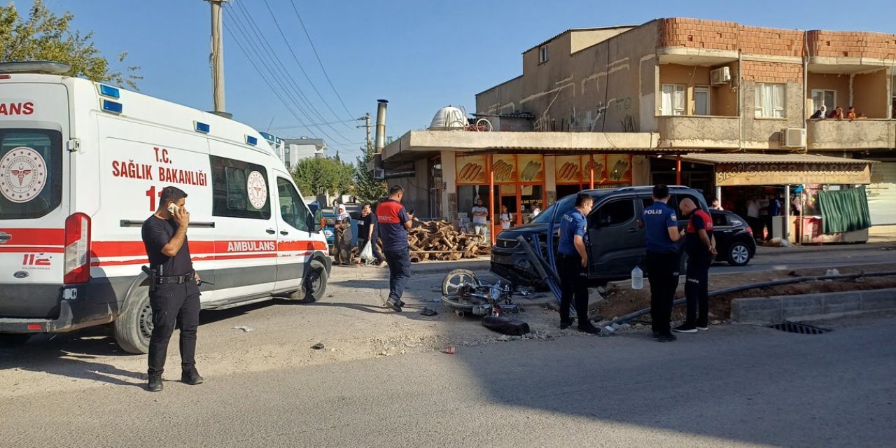 Şırnak'ta bir araç ile çarpışan motosiklet sürücüsü genç ağır yaralandı
