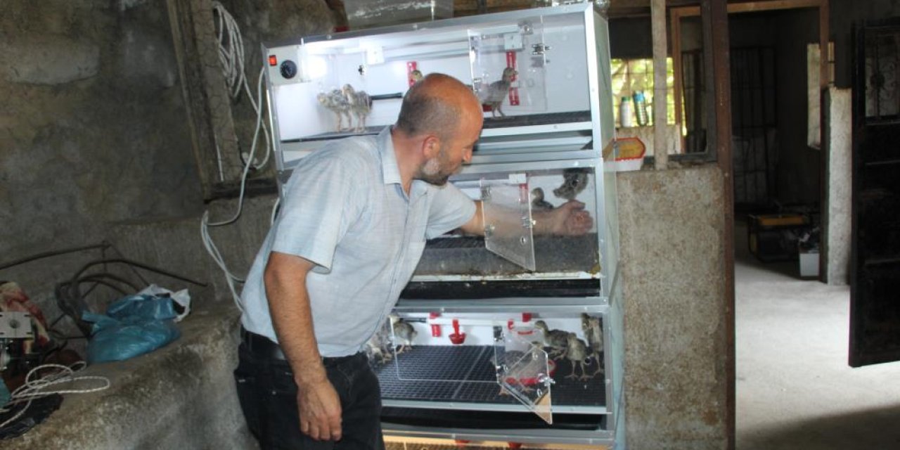 Şırnak'ta Örnek Vatandaş: Ailesi İçin Evden Çıkamadı, İşini Eve Getirdi