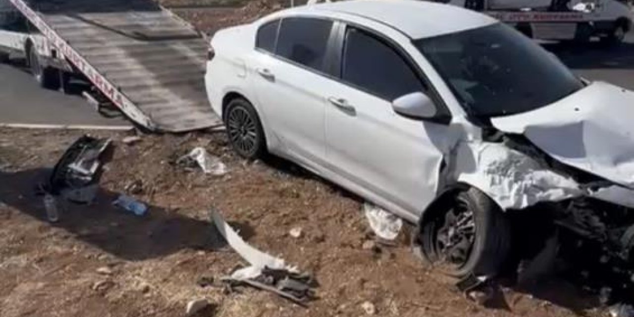 Nusaybin'de iki aracın çarpıştığı kazada 4 kişi yaralandı