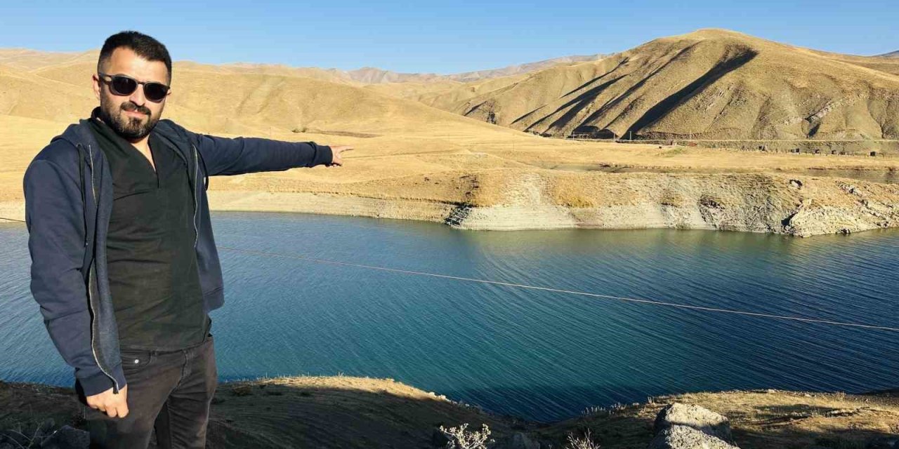 Hakkari’de su ihtiyacını karşılayan baraj alarm veriyor: Metrelerce çekildi